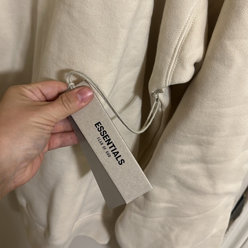 NWT Fear of God Essentials Cream XXL Crewneck Pullover Sweater XXL - Picture 3 of 6